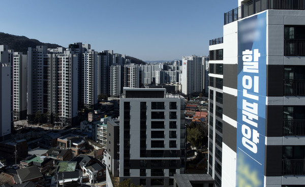 ▲ 대구·경북 등 지방 아파트의 대규모 미분양은 중견 규모의 건설사까지 영향을 받았을 정도다. /뉴시스