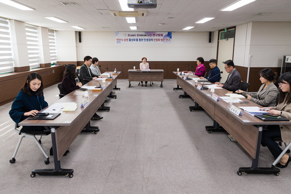 ▲ 안산시의회 의원연구단체 '소소한 연구모임' 간담회 개최 모습.