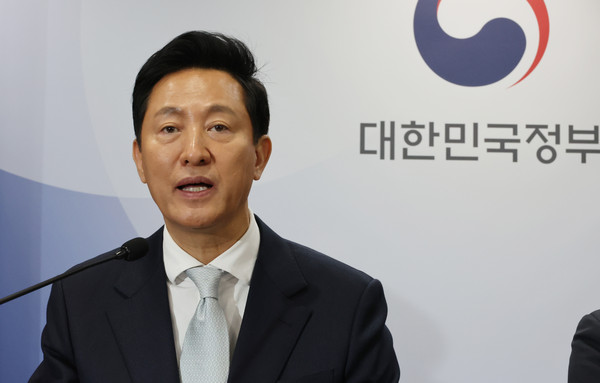 ▲ 오세훈 서울시장이 19일 오전 서울 종로구 정부서울청사에서 열린 주택시장 안정화 방안 브리핑에서 발언하고 있다. /뉴시스