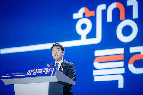 ▲ 축사 중인 배정수 의장.