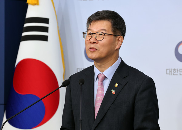 ▲ 이기일 보건복지부 1차관이 지난해 11월14일 오전 서울 종로구 정부서울청사 별관에서 보건복지분야 주요성과 및 향후 추진계획을 발표하고 있다. /뉴시스