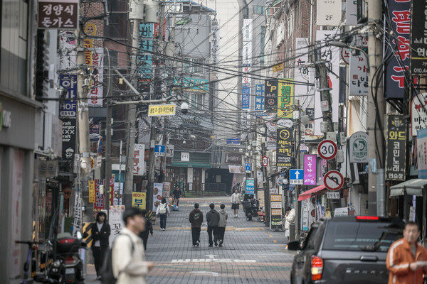 ▲ 서울 서대문구 신촌거리가 한산한 모습을 보이고 있다. /뉴시스