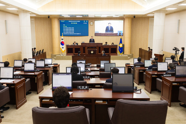 ▲ 안산시의회 제296회 임시회 제1차 본회의 개최 모습.