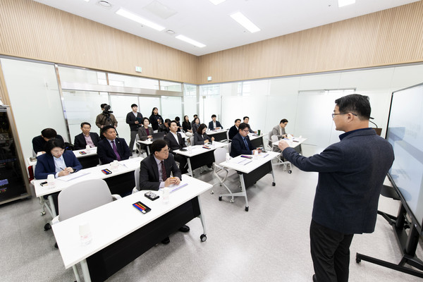 ▲ 김포시의회 2025년 상반기 의원역량 강화교육 실시 모습.