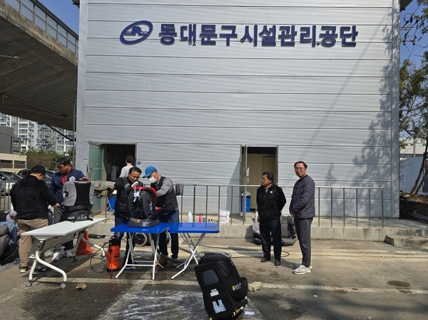 ▲ 영·유아용 카시트 무료 향균 소독 서비스 진행 사진.