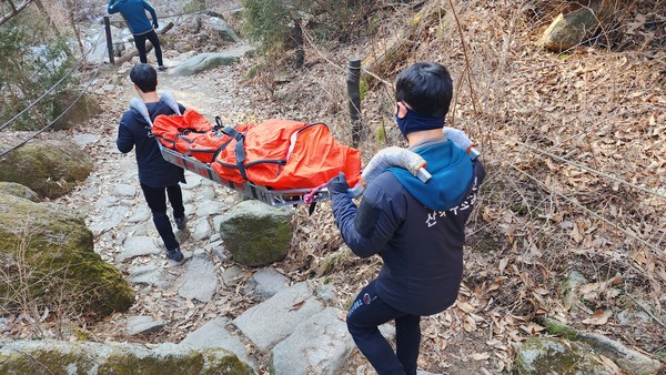 ▲ 산악구조활동 사진. /뉴시스
