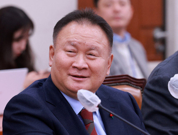 ▲ 이상민 국민의힘 의원이 지난해 1월 서울 여의도 국회에서 열린 외교통일위원회 전체회의에 참석해 자리에 앉아 있다.