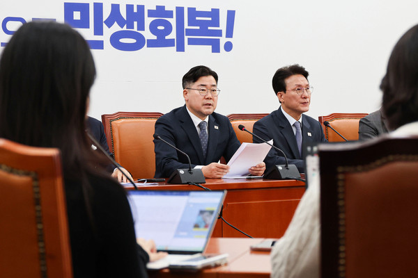 ▲ 기자간담회 하는 박찬대 원내대표. /뉴시스