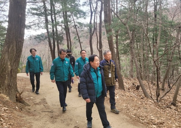 ▲ 주광덕 남양주시장이 산불 대응 현장 점검을 실시하고 있다.