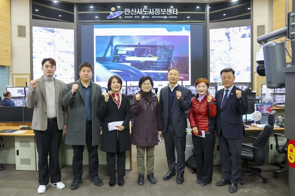 ▲ 안산시의회 기획행정위원회 제296회 임시회 중 현장활동 실시 모습.