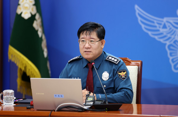 ▲ 이호영 경찰청장 직무대행이 14일 서울 서대문구 경철청에서 열린 탄핵 선고 대비 상황점검회의를 주재하고 있다. /뉴시스