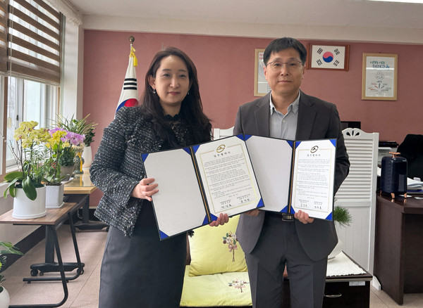 ▲ 동대문구정보화도서관-서울홍릉초등학교 업무협약식.