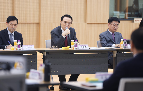 ▲ 운영계획 공유와 연구과제 실행 절차 안내를 위한 협의회.