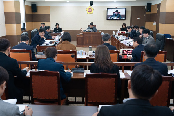 ▲ 인천시의회 교육위원회 의정활동 모습.