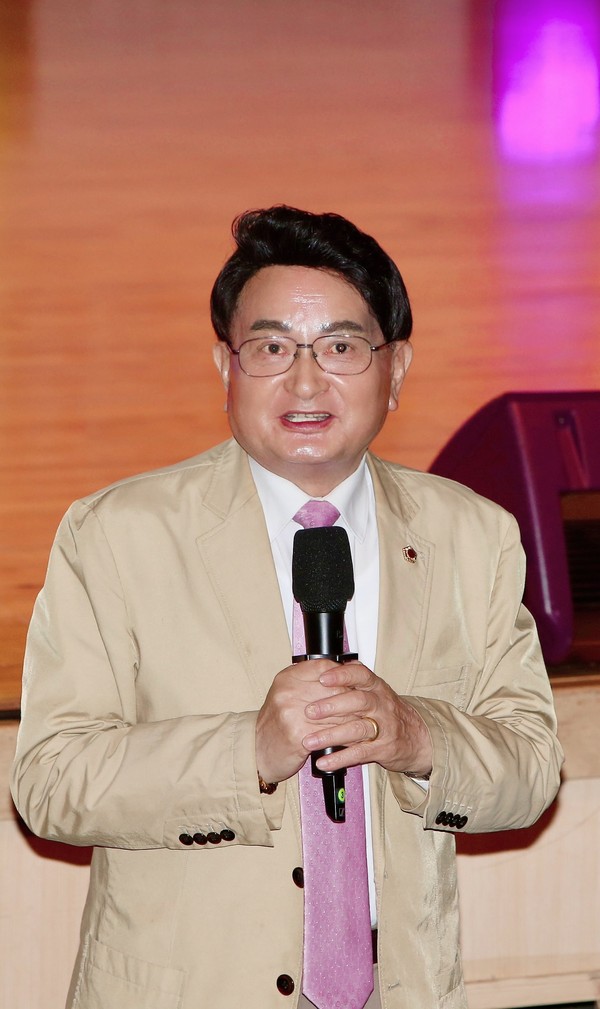 ▲ 홍국표 의원이 도봉구 시설관리공단 20주년 창립기념식서 축사를 하고 있다.