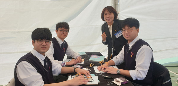▲ 심미경 의원이 '2025 서울특별시 기능경기대회' 참가자들을 격려하고 있다.