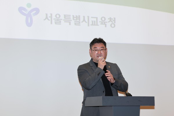 ▲ 박상혁 교육위원장이 '2025년도 학교안전 우수사례 성과공유회'에서 인사말을 하고 있다.