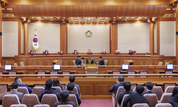 ▲ 문형배 헌법재판소장 권한대행과 헌법재판관들이 10일 오후 서울 종로구 헌법재판소 대심판정에서 열린 4월 심판사건 선고에 참석하고 있다. /뉴시스