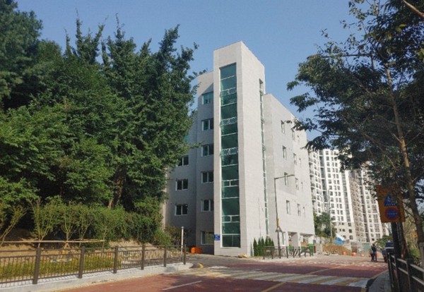 ▲ 지난해 5월 전국 첫 민간 개발 사업 공공기여 방식으로 개소한 은평실버케어센터.