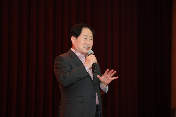 ▲ 주광덕 남양주시장이 '2025년 미래를 여는 정약용 인재 육성 캠프'에서 인사말을 하고 있다.