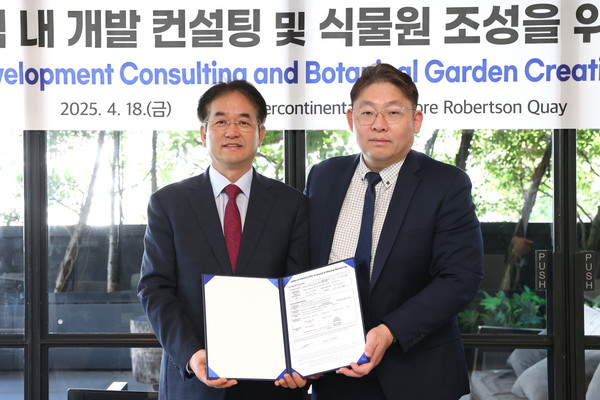 ▲ 이동환 고양특례시장(왼쪽)과 이요한 대표(오른쪽).