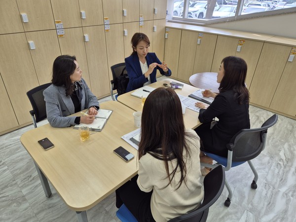 ▲ 동두천시 교육발전특구 '지역 글로벌 인재양성' 위한 협력 방안 논의 진행 모습.
