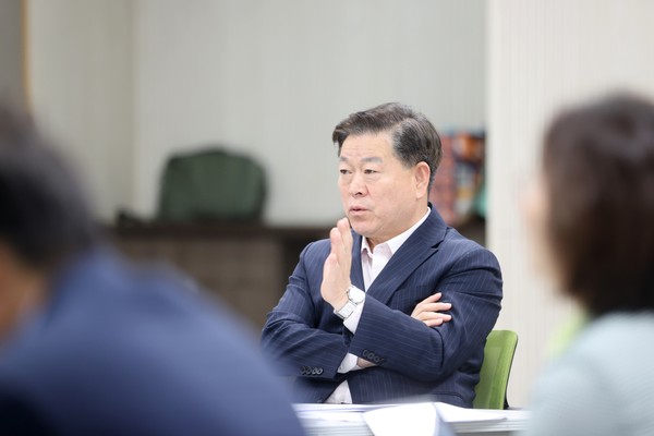▲ 박승원 광명시장이 정책학습회에 참석해 발언하고 있다.