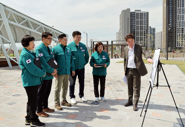 ▲ 의정부시의회 도시환경위원회 2025년 행정사무감사 대비 주요사업현장 확인 모습.