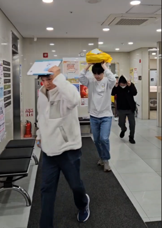 ▲ 지진대피 훈련 실시 모습.