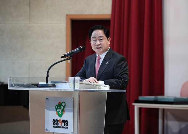 ▲ 월례조회서 정상개통 의지 밝히고 있는 주광덕 시장.