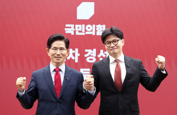 ▲ (왼쪽부터)김문수, 한동훈 제21대 대통령 선거 국민의힘 경선 후보. /뉴시스
