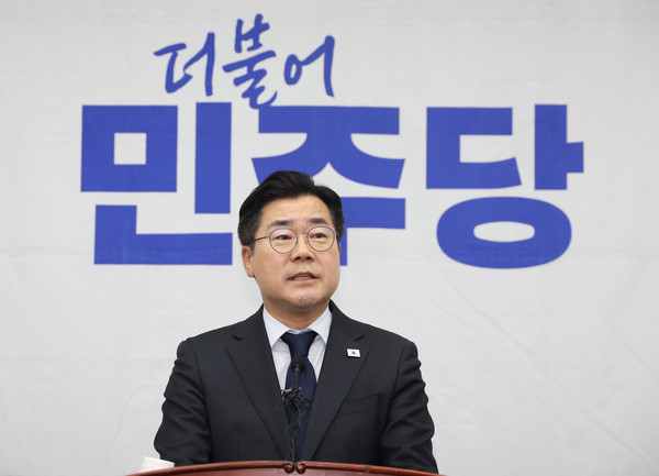 ▲ 발언하는 박찬대 당 대표 직무대행. /뉴시스