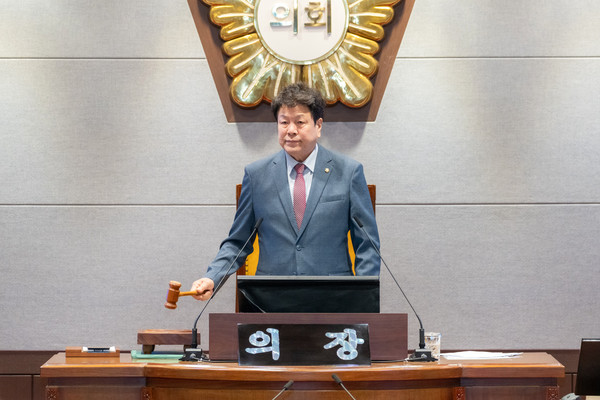 ▲ 회의를 진행 중인 이호귀 의장.