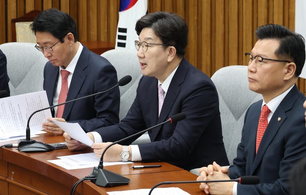▲ 발언하는 권성동 원내대표. /뉴시스