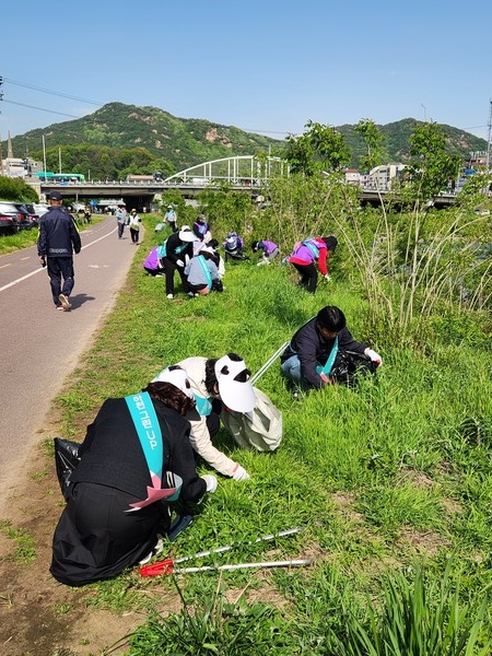 ▲ 안양시 세계 환경의 날 기념 캠페인 진행 모습.