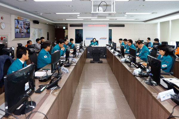 ▲ 이천시 2025년 여름철 자연 재난 대비 관계기관 대책회의 개최 모습.
