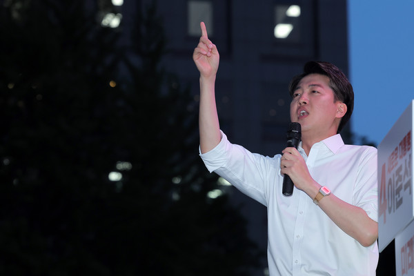 ▲ 지지 호소하는 이준석 개혁신당 대선후보. /뉴시스