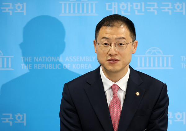 ▲ 이재명 후보 지지 선언한 김상욱 의원. /뉴시스