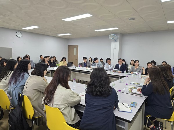 ▲ '부곡커뮤니티센터 건립공사 관련 통학로 안전대책 유관기관 협의회' 개최 모습.