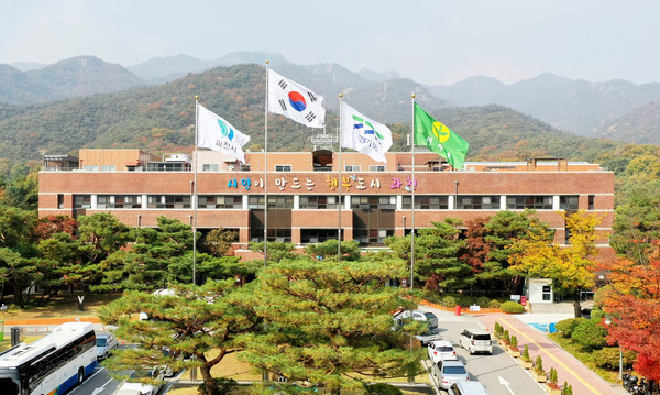 ▲ 과천시청 전경.