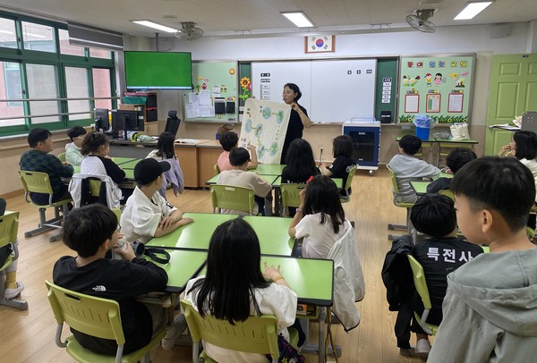 ▲ 미추홀구 ‘학교 숲 교육 프로그램’ 운영 모습.