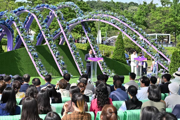 ▲ 임만균 위원장이 서울특별시의회 환경수자원위원회에서 축사를 하고 있다.