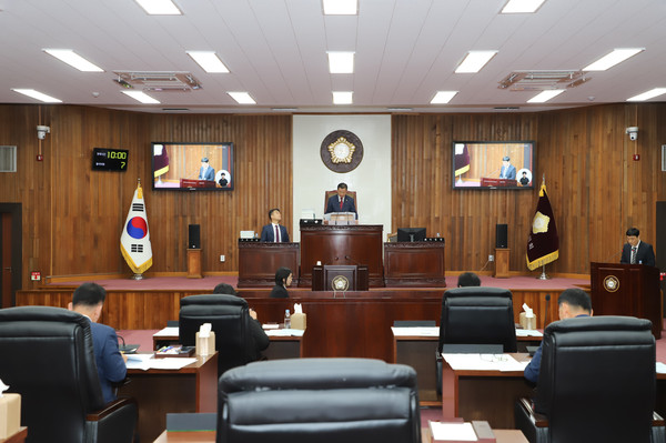 ▲ 여주시의회 제74회 제1차 정례회 개회 모습.