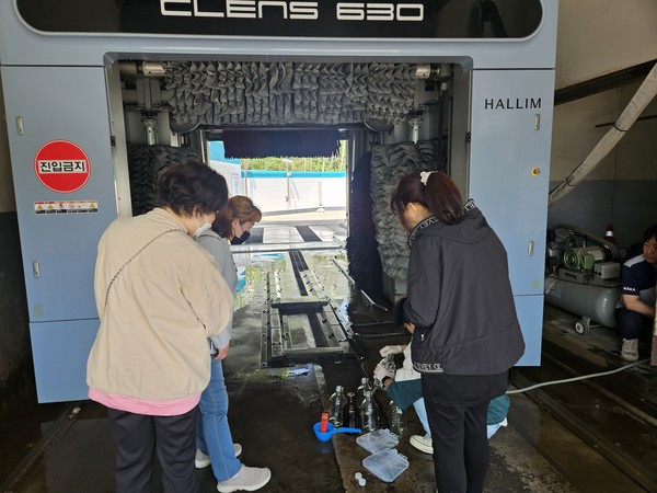 ▲ 환경오염물질 배출업소 민관 합동점검 실시 모습.