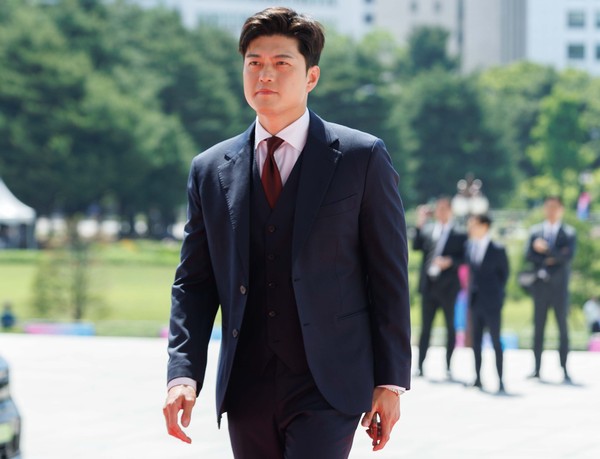 ▲ 이재명 대통령 취임선서식 참석하는 김용태 비대위원장. /뉴시스