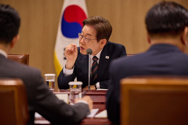▲ 이재명 대통령이 9일 서울 용산구 대통령실 청사에서 열린 2차 비상경제점검 태스크포스(TF)회의에서 발언하고 있다. /뉴시스