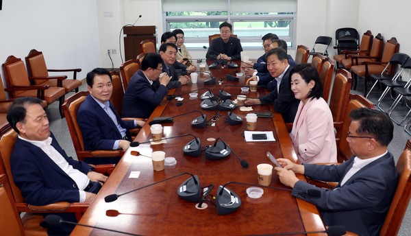 ▲ 한자리에 모인 국민의힘 3선의원들. /뉴시스