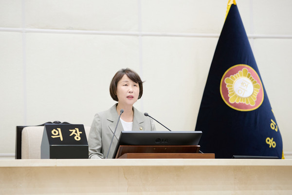 ▲ 유진선 의장이 용인특례시의회 제293회 제1차 정례회에서 개회사를 하고 있다.