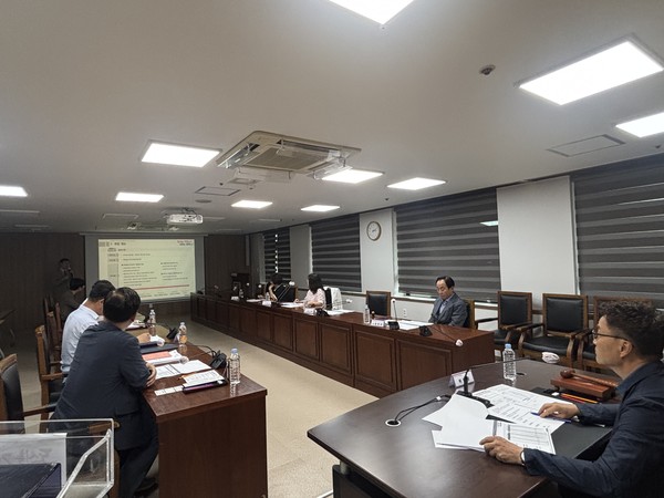 ▲ 군포시 제2차(2025~2029) 화학물질안전관리 시행계획 수립 용역 중간보고회 개최 모습.