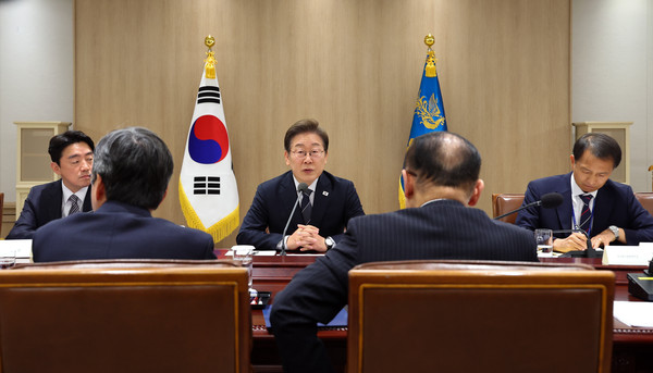 ▲ 이재명 대통령, 이스라엘-이란 공습관련 대통령실 안보경제 긴급점검회의 주재. /뉴시스